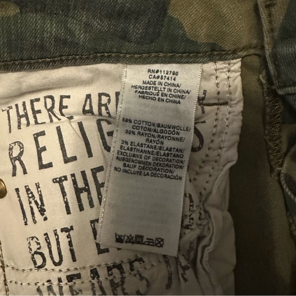 True Religion Halle Olive Camo Jeans Mid Rise Super Skinny size 26 - Picture 10 of 10